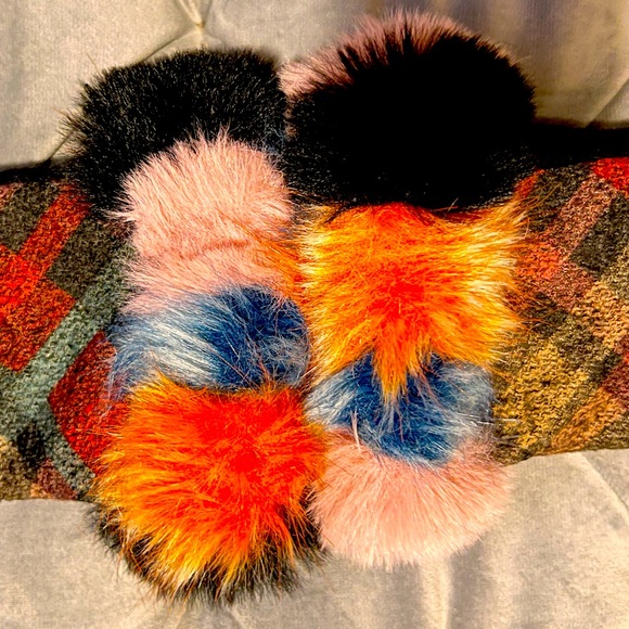 NWOT PLAID GRETA GLOVE - Picture 3 of 12